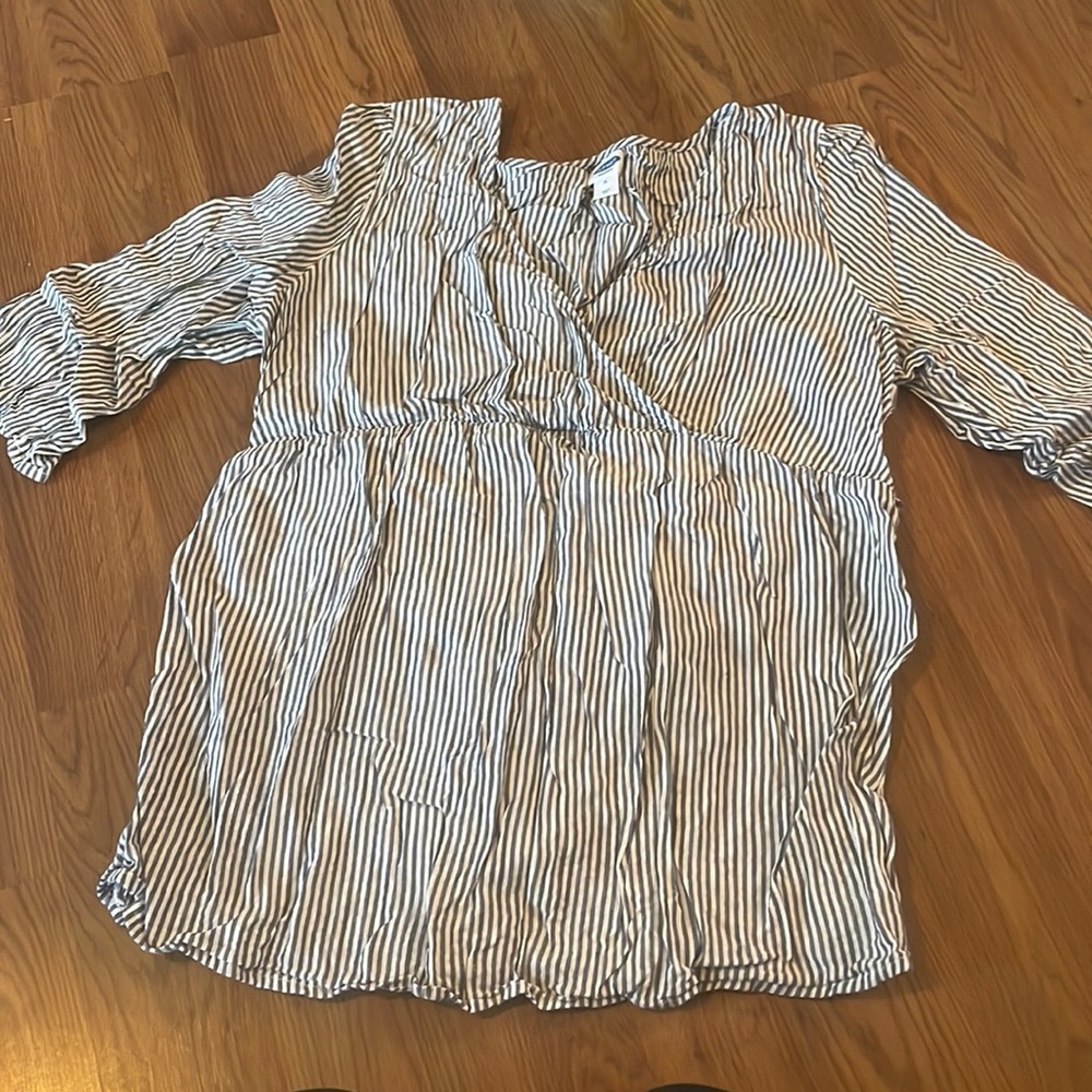 Old Navy Maternity 3/4 sleeve blouse